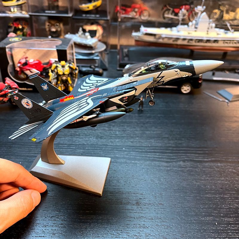1: 144 American F15E attack hawk fighter bomber metal model with weapons