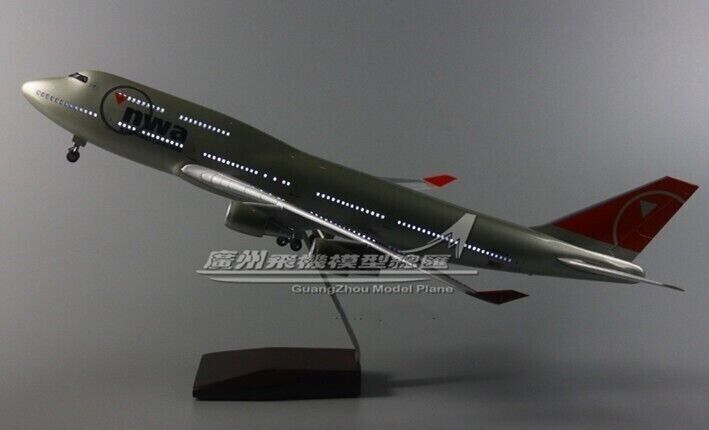 1:150 47CM NWA BOEING 747-400 Airplane Led Sound-controlled Light Resin Model
