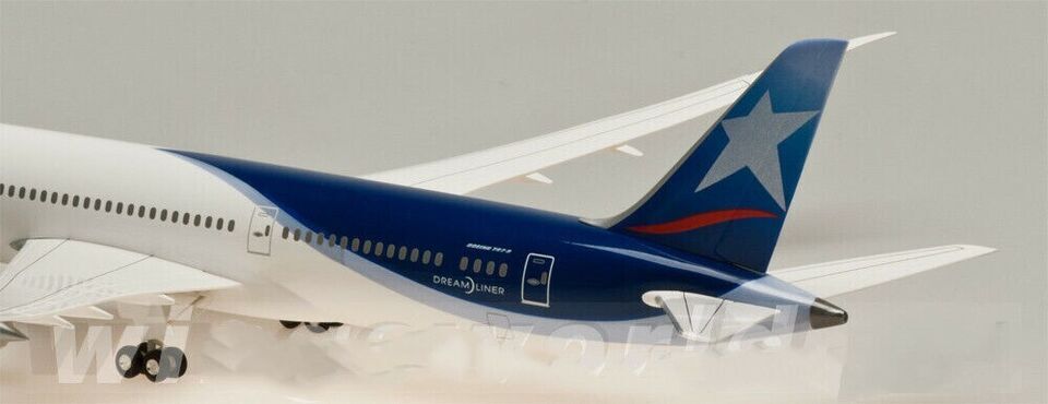 1:200 31CM Hogan LAN BOEING 787-9 Passenger Airplane ABS Plastic Aircraft Model
