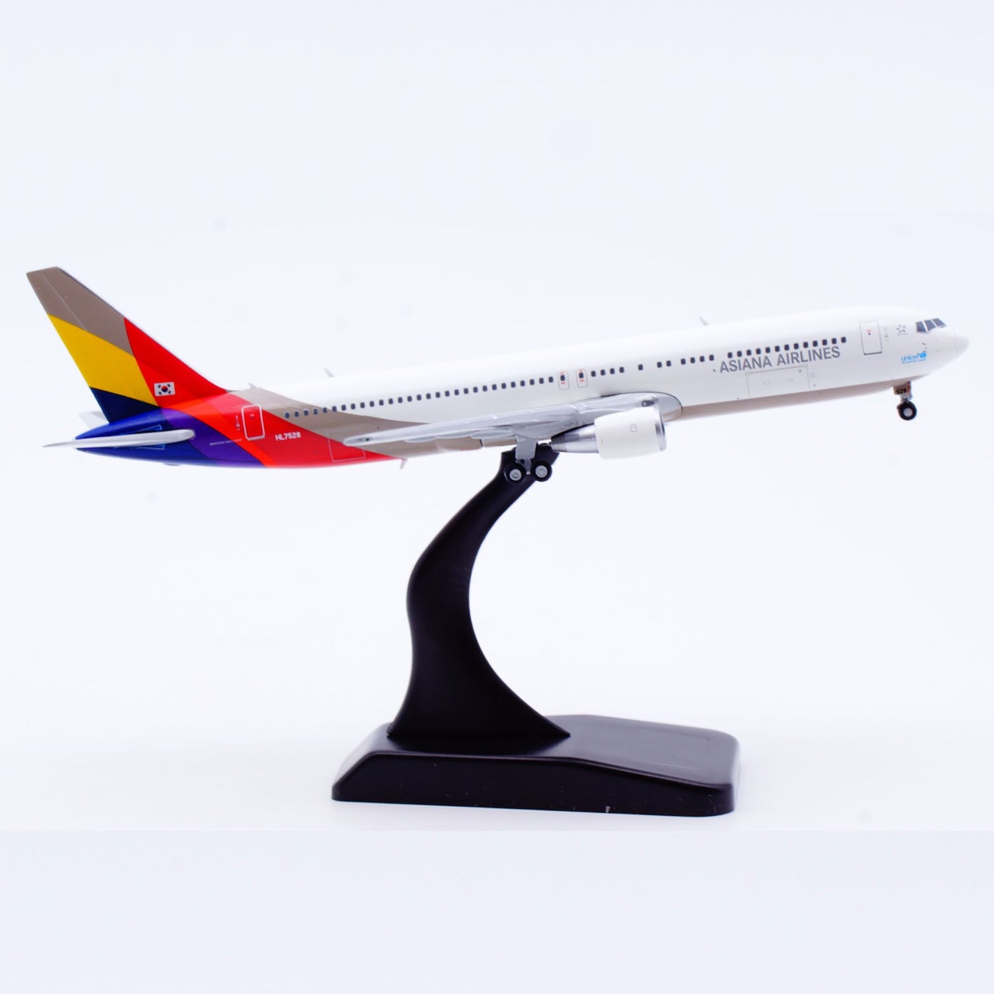 1:400 JC Wings Asiana B767-300 HL7528 Passenger Airplane Diecast Aircraft Model