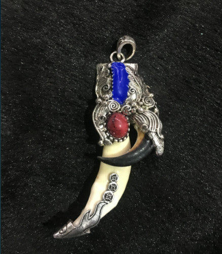 Tibetan Antiques Wolf's Teeth Bear Claw Tibetan Silver Mosaic Red Pine Amulet