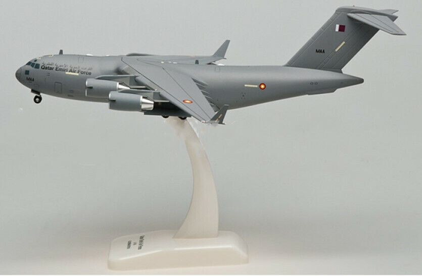 1:200 27CM Hogan QEAF FORCE BOEING C-17A Aircraft ABS Plastic Airplane Model