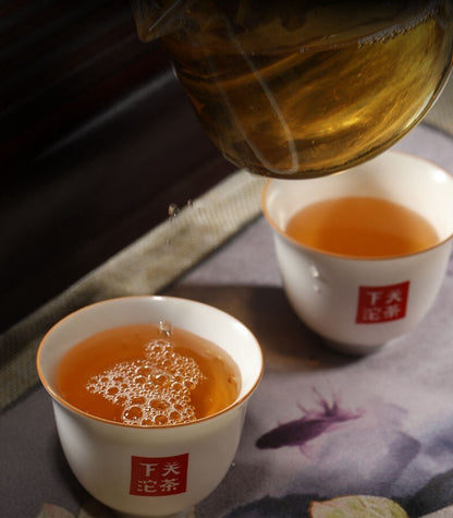 2011 XIAGUAN 8113 chi tse Pu-erh Tea Cake Raw XY Special Red Ribbo puer tee 357g
