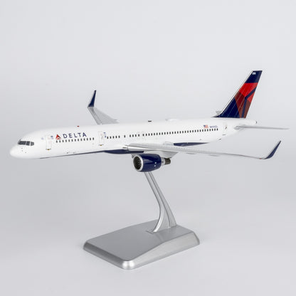 1:200 NGmodels Delta Air Lines B757-200 Passenger Airplane Diecast Plane Model