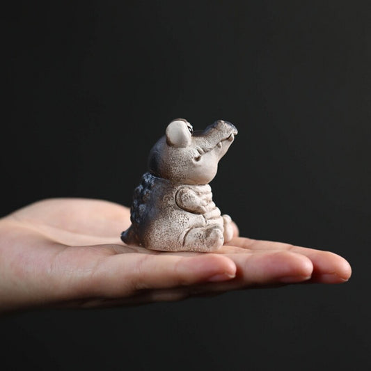 Crocodile Statue Small Size Table Decoration Yixing Zisha Purple Clay Tea Pet