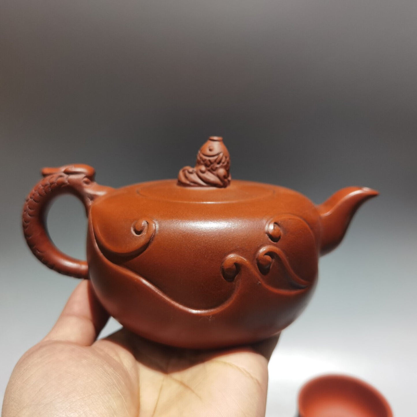 Chinese Yixing Zisha Clay Handmade Exquisite Teapot （鱼跃套壶 低款：蒋蓉 )