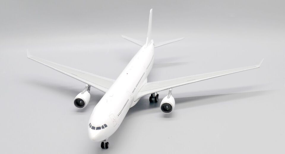 1:200 32CM JC Wings AIRBUS A330-300 Blank Airplane GE Engine Diecast Plane Model
