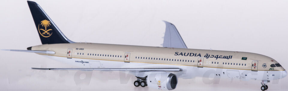 1:400 NG Model Saudia BOEING 787-9 Passenger Airplane Diecast Aircraft Model