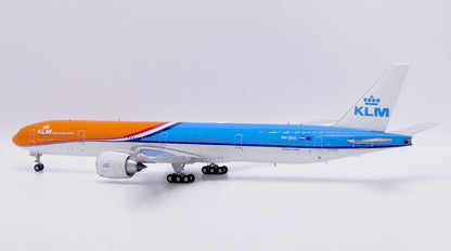 1:200 37CM JC Wings KLM BOEING 777-300ER Airplane Diecast Aircraft Plane Model