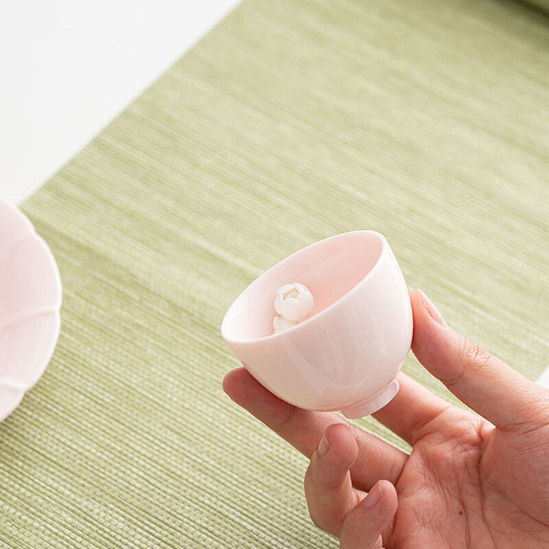 1PC Pink for Lady New Creative Floral Relief Porcelain Tea Cup Master Cup