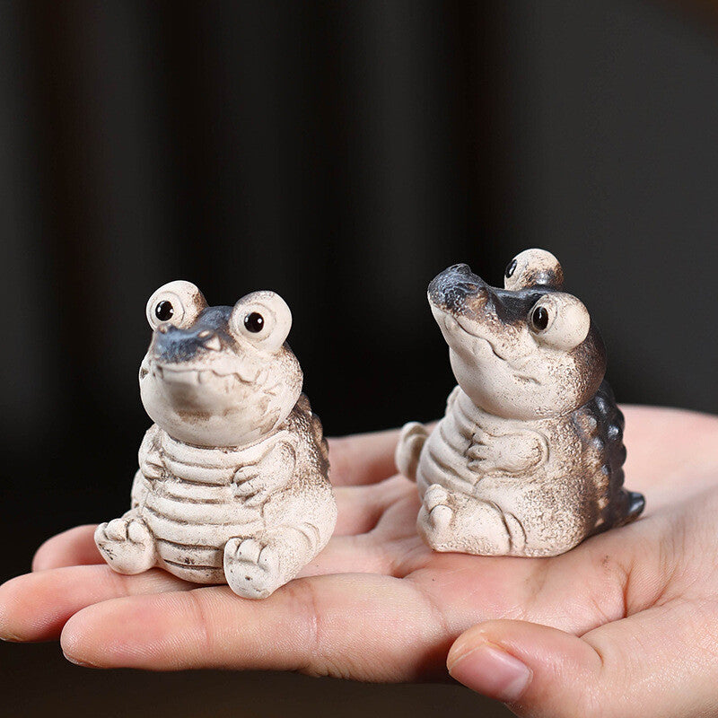 Crocodile Statue Small Size Table Decoration Yixing Zisha Purple Clay Tea Pet