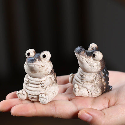 Crocodile Statue Small Size Table Decoration Yixing Zisha Purple Clay Tea Pet