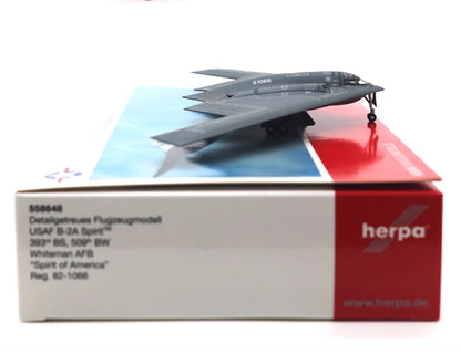 1:200 Herpa USAF Nothrop Grumman B-2A Spirit of America Bomber Diecast Model