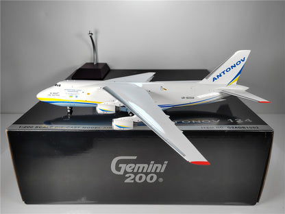 1:200 Geminijets Ukrainian airlines ANTONOV 124 Airplane Diecast Aircraft Model