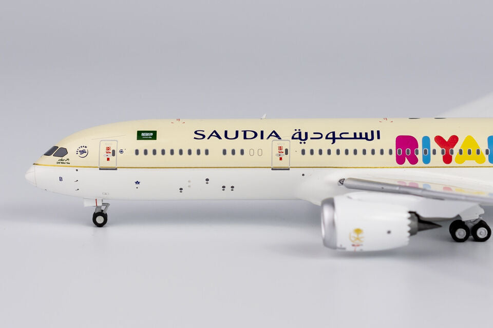 1:400 NG Model SAUDI BOEING 787-9 Passenger Aircraft Diecast Airplane Model