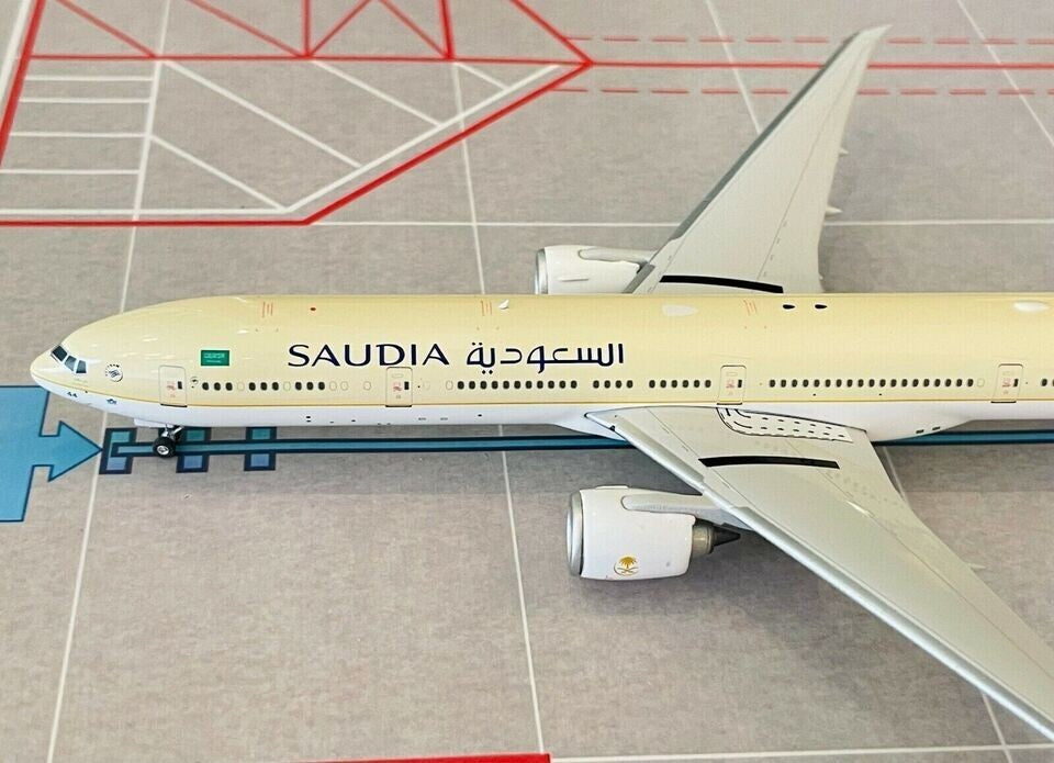 1:400 Phoenix Saudia BOEING 777-300ER Passenger Airplane Diecast Aircraft Model