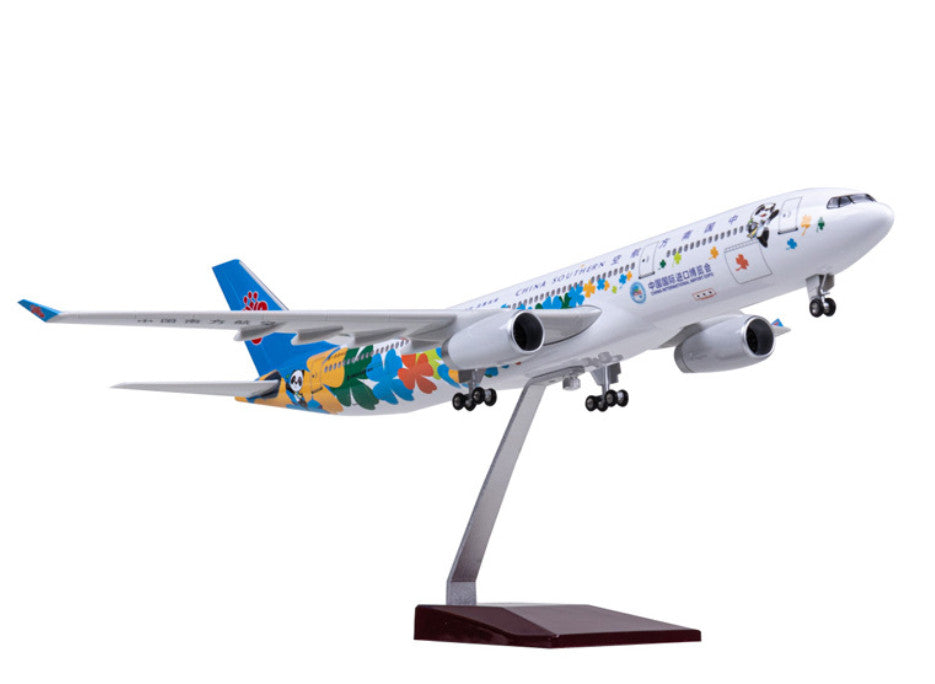 1:135 47CM CHINA SOUTHERN AIRBUS A330 Passenger Plane Landing Gear Resin Model