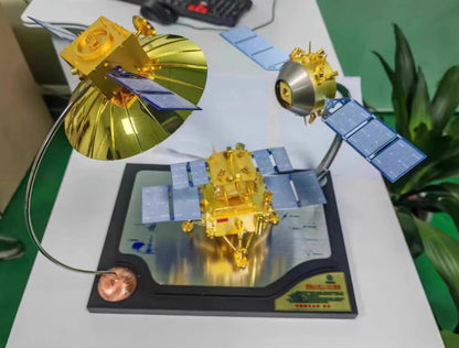 1:30 35CM Chang'e-6 Probe Lunar Rover Diecast Lunar Lander Model Collection