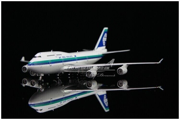 1:400 Phoenix AIR NEW ZEALAND BOEING 747-400 Passenger Airplane Diecast Model