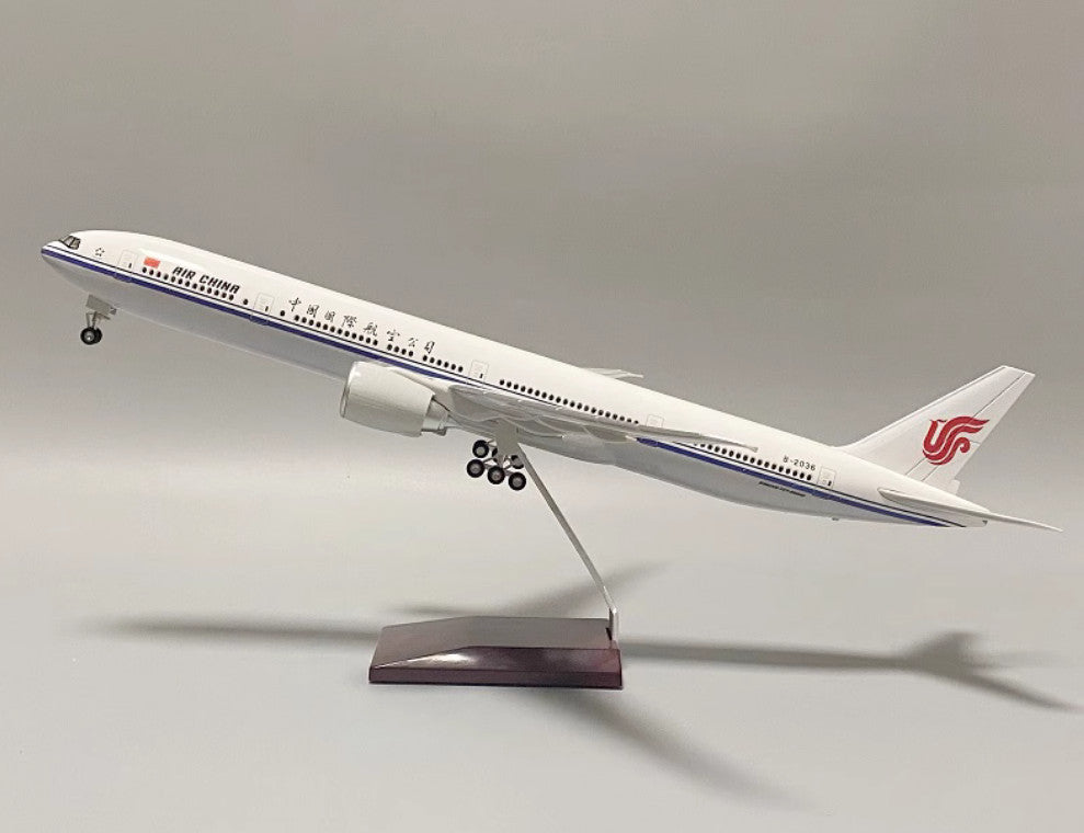 1:157 47CM AIR CHINA BOEING 777-300ER Airplane Landing Gear Resin Aircraft Model