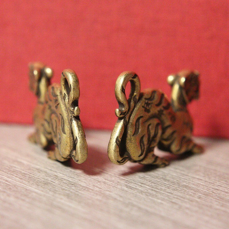 Brass Pure Flat Tiger Figurine Keychain Miniature Tea Pet Ornament Animal Statue