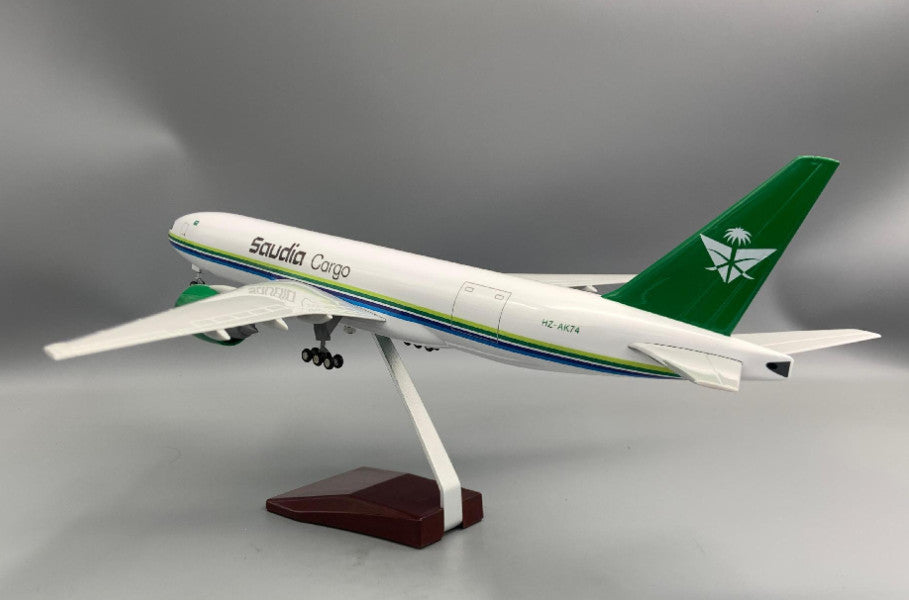 1:157 47CM Saudi Cargo BOEING 777-300ER Aircraft Landing Gear Resin Plane Model