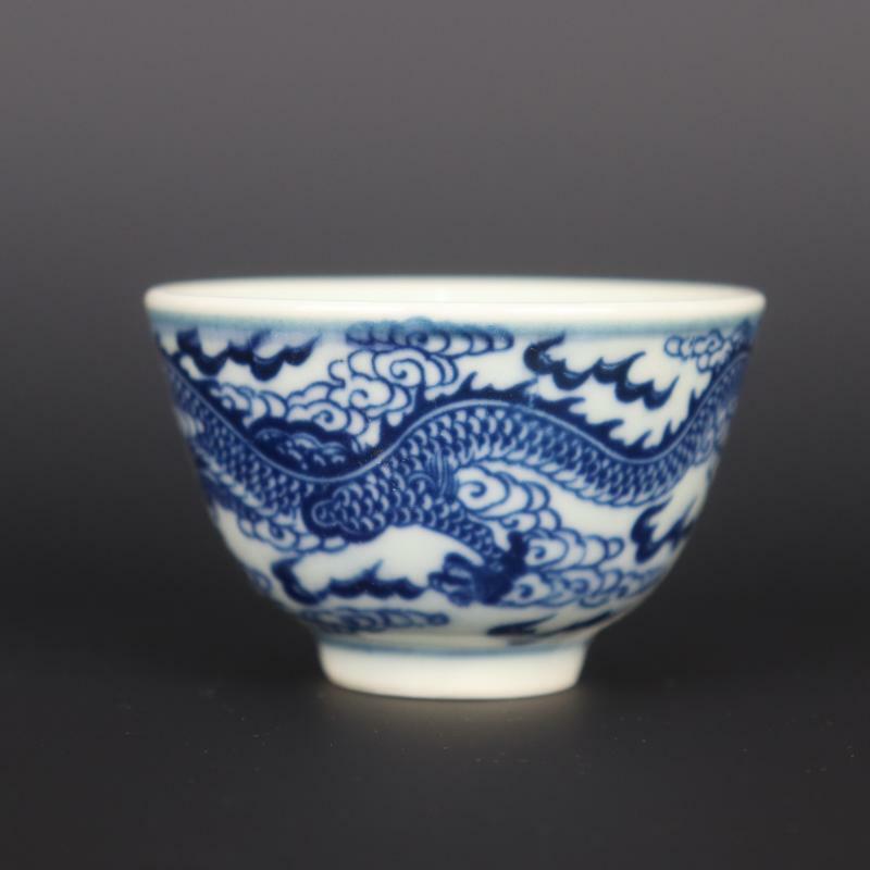 2.6 Inch Chinese Blue and White Porcelain Qing Qianlong Dragon Design Teacup Cup