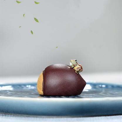 Creative Tea Pet Yixing Zisha Purple Clay Chestnut Frog Statue Small Water Spray