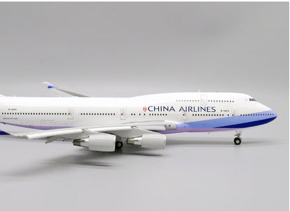 1:200 JC Wings China Airlines Boeing 747-400 Passenger Airplane Diecast Model