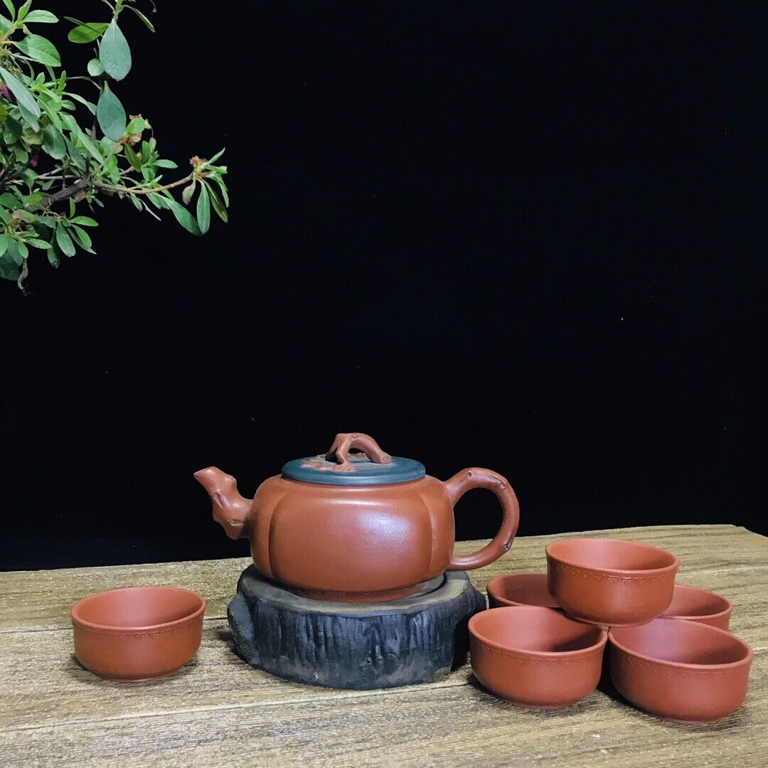 Chinese Yixing Zisha Clay Handmade Exquisite Teapot（双色梅花 底款：周桂珍）