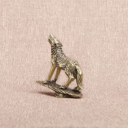 Solid Brass Wolf Ornament Rock Wolf Totem Tea Pet Retro Copper Craft