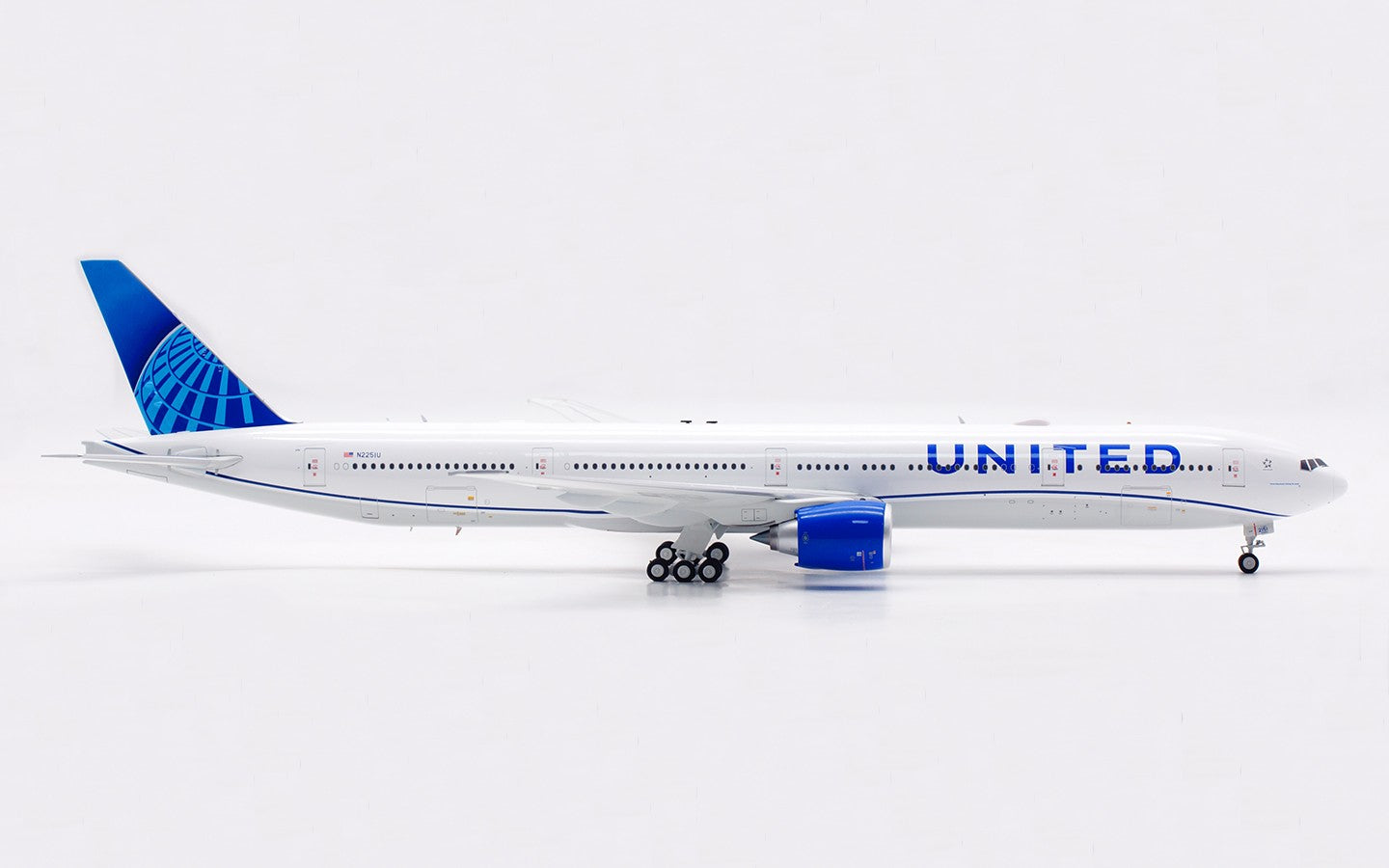 1:200 InFlight United Airlines B777-300 N2251U Airplane Diecast Aircraft Model