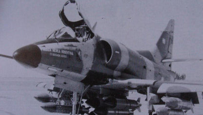 1:72 HM A-4C Skyhawk C-321 Aerea Argentina Fighter Diecast Aircraft Plane Model
