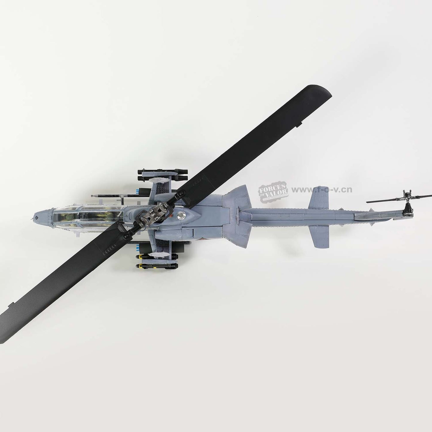 1:48 FOV US Marine AH-1W Light Attack Helicopter Camp Pendleton Diecast Model