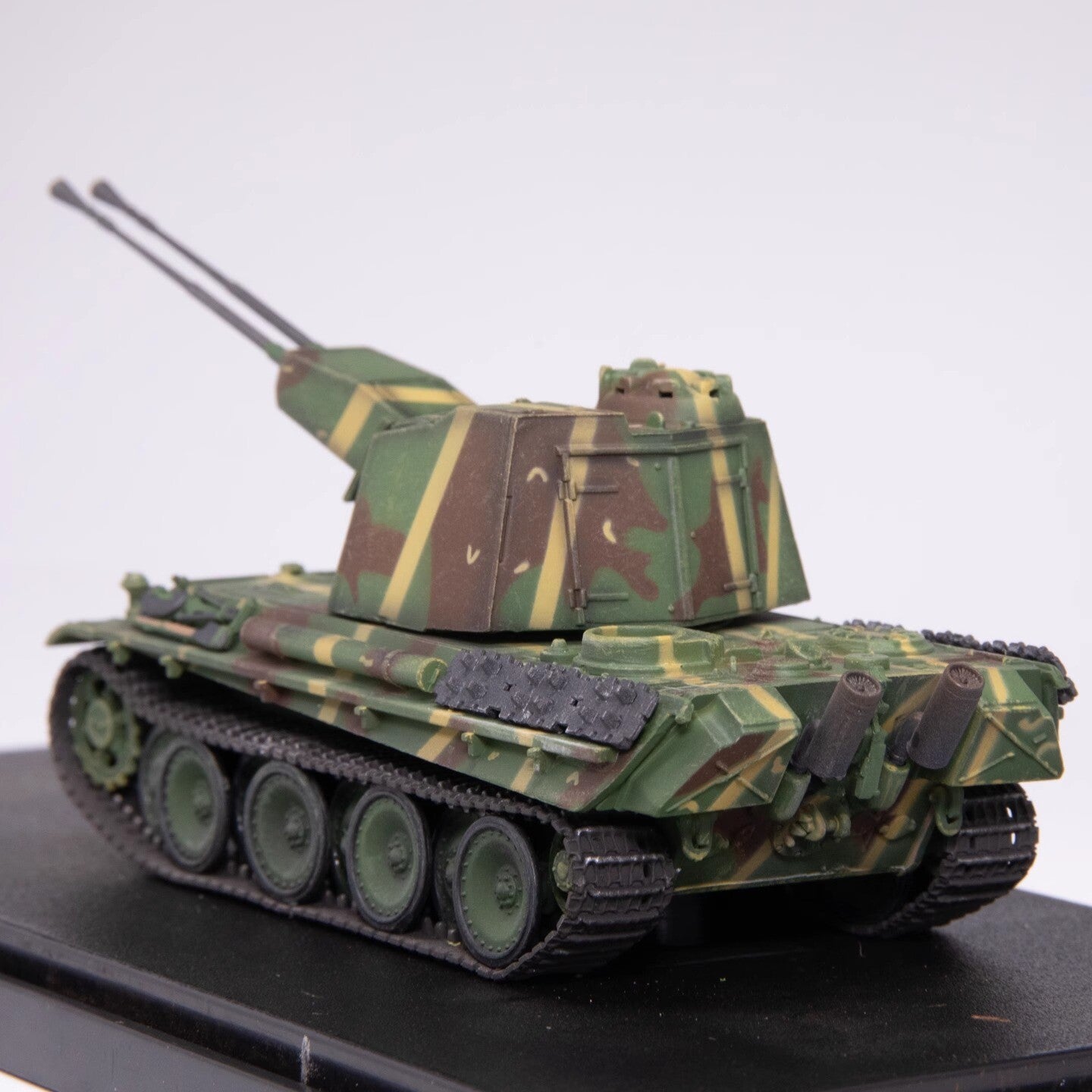 Dragon 1/72 Panther Air Defense System 5.5cm Anti-Aircraft Tank Finished Model