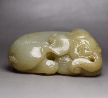 China Antique Hetian Jade Carved Exquisite Elephant Statue Unique Wonderful Art