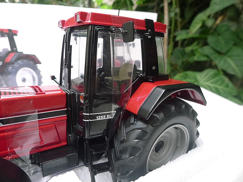 1:32 SCHUCO CASE International 1255 XL Tractor Farm Machine Diecast Model
