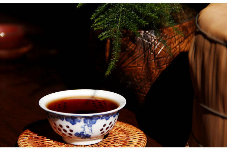 Menghai Heaven Earth Royal Big Tree Lao Ban Zhang Pu-erh Tea Cake 2006 357g Ripe