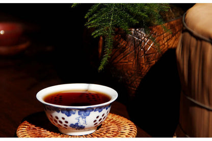 Menghai Heaven Earth Royal Big Tree Lao Ban Zhang Pu-erh Tea Cake 2006 357g Ripe