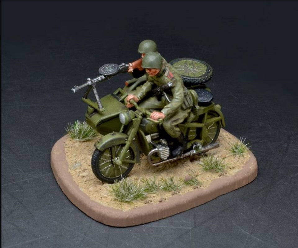 Homemade 1/72 WWII Soviet M-72 Three-wheel Sidecar Motorcycle 2 Soldiers Model
