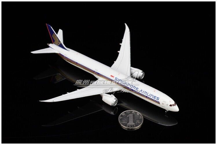 1:400 JC Wings SINGAPORE AIRLINES BOEING 787-10 Passenger Airplane Diecast Model