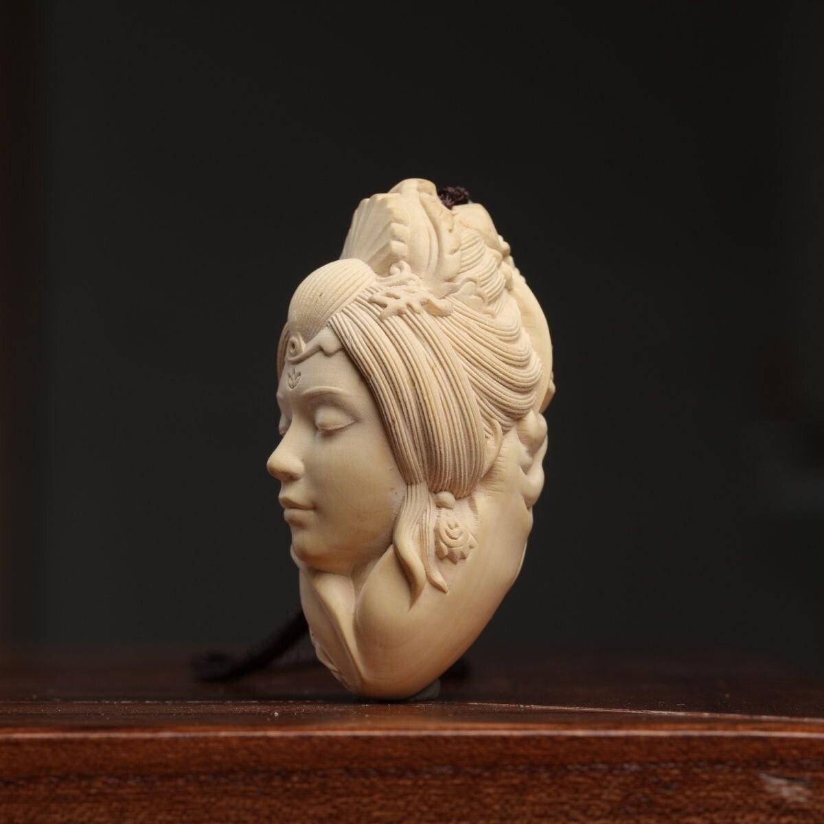 New Boxwood Carved Chinese Beauty Girl Statue Pendant