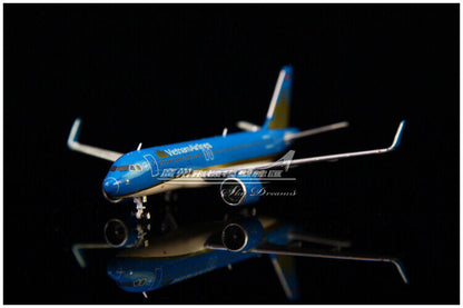 1:400 JC WINGS Vietmam Airlines AIRBUS A320neo Passenger Airplane Diecast Model