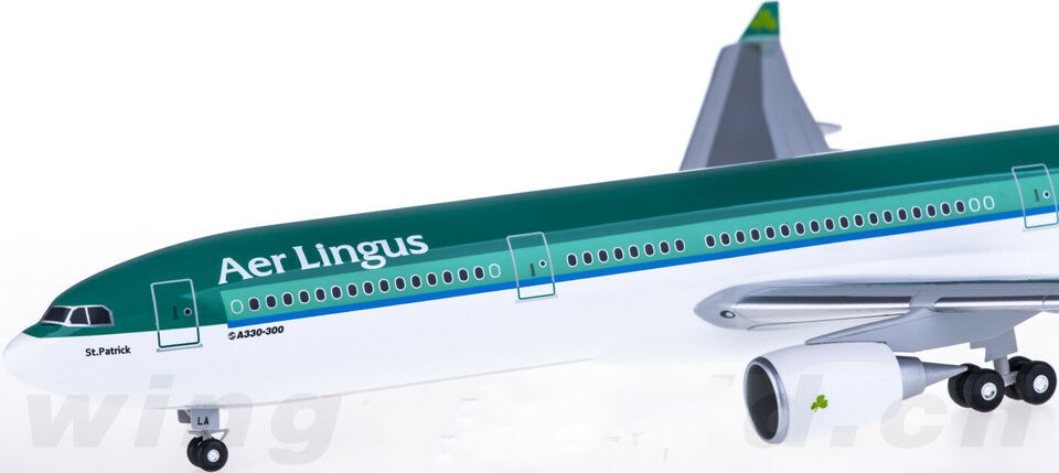 1:200 32CM Hogan Aer Lingus AIRBUS A330-300 Passenger Airplane ABS Plastic Model