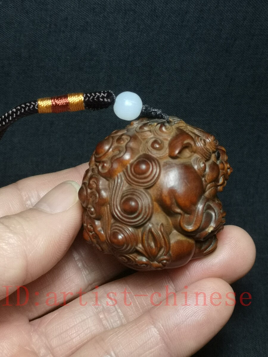 Chinese boxwood hand carved vivid lion Figure statue netsuke collectable gift