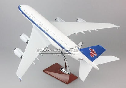 45CM 1:160 CHINA SOUTHERN AIRBUS A380 B-6136 Passenger Airplane Resin Model