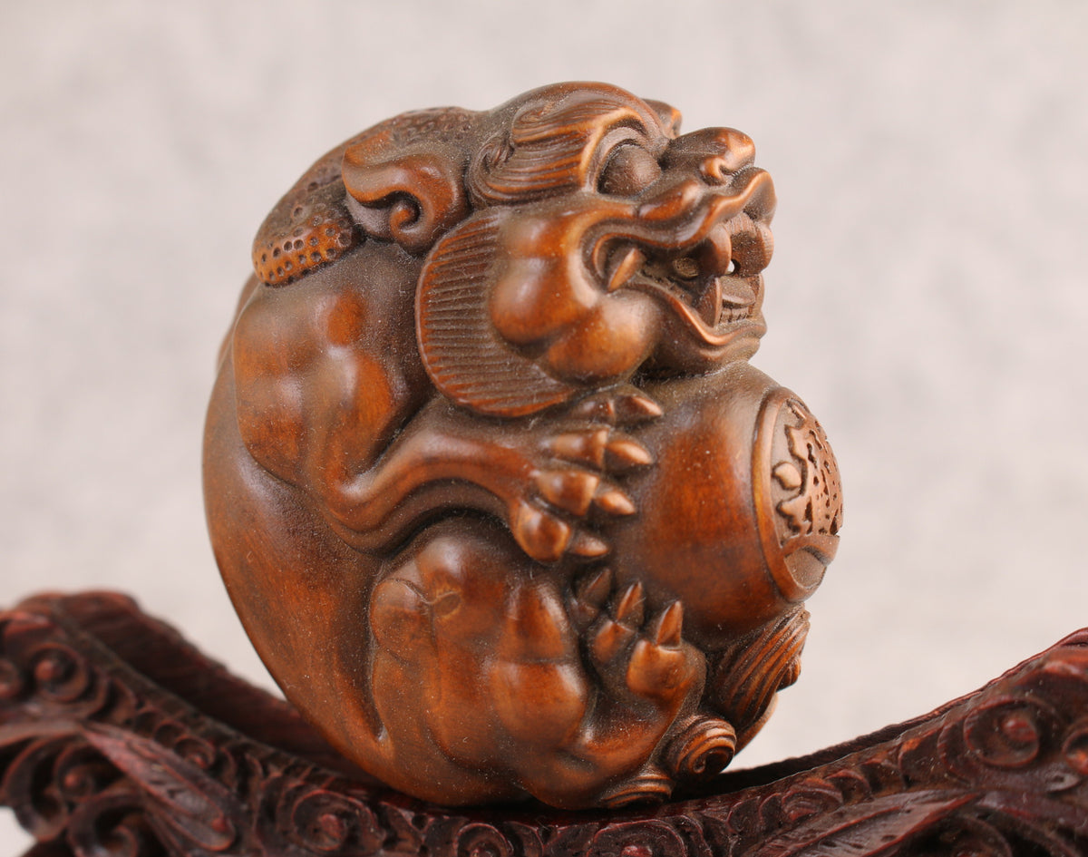 Japanese Fortune Boxwood Dragon Figure Statue Netsuke Collectable Hand Piece