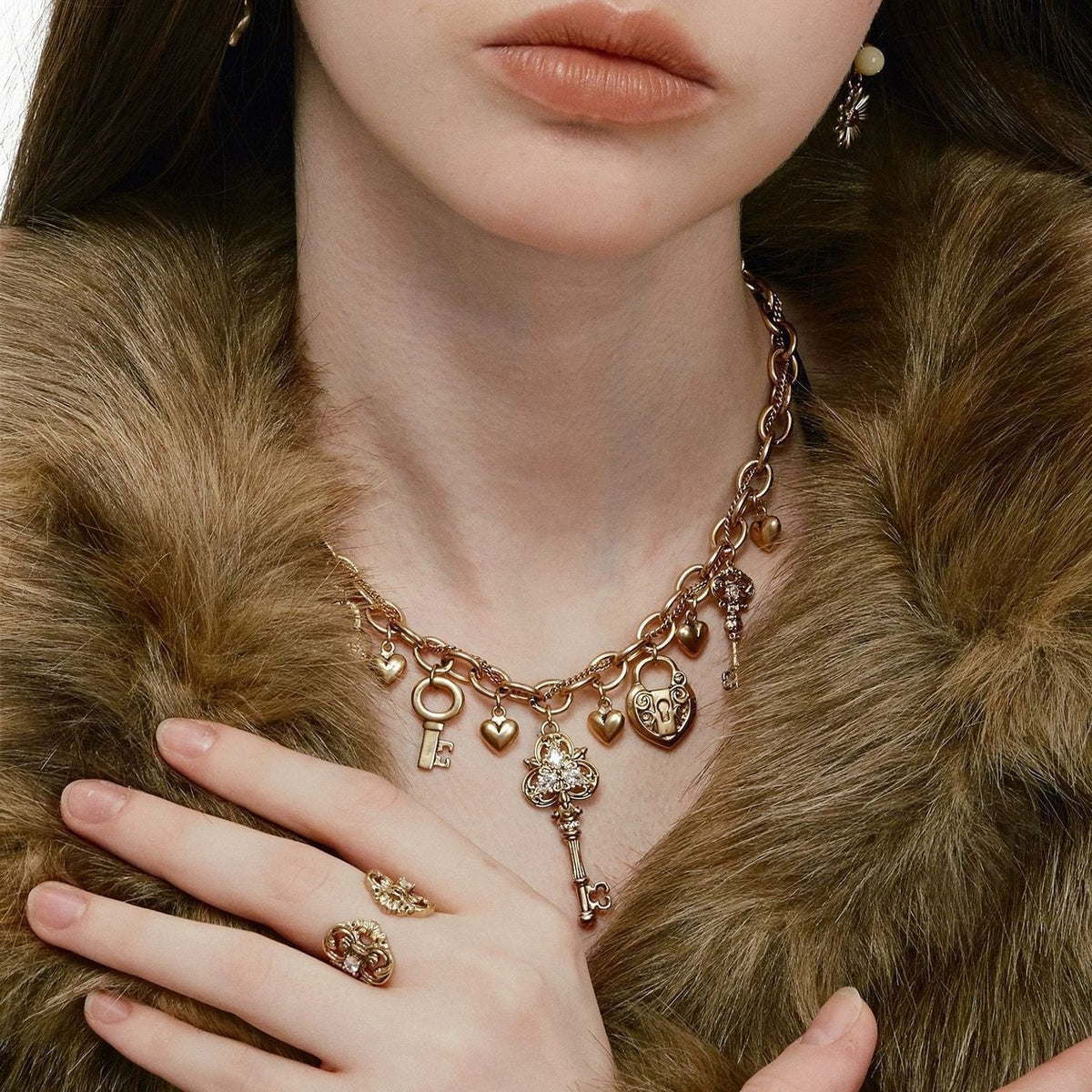 Vintage Gold Key Pendant Layered Chain Necklace