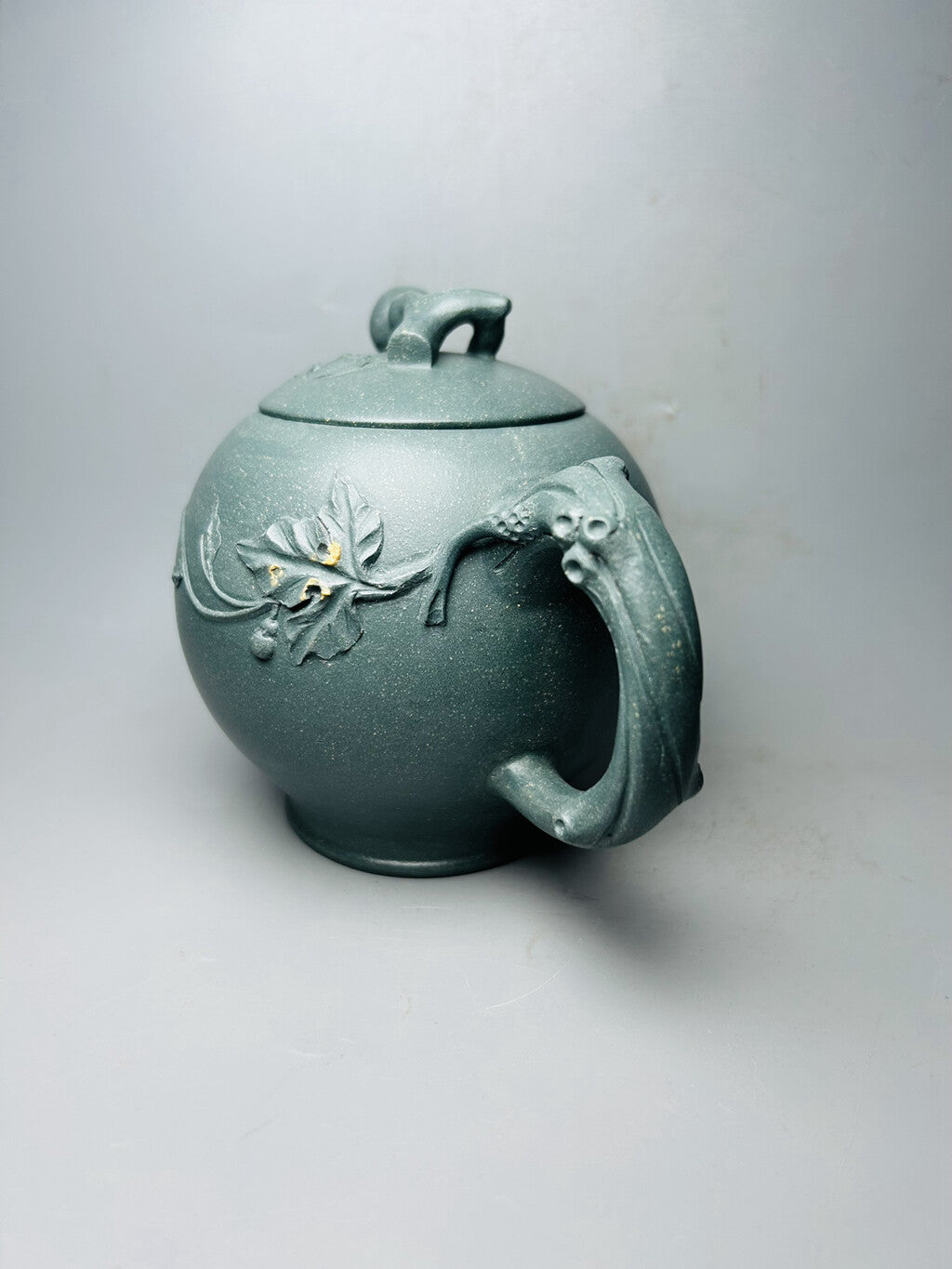 Chinese Yixing Zisha Clay Handmade Exquisite Gourd Teapot