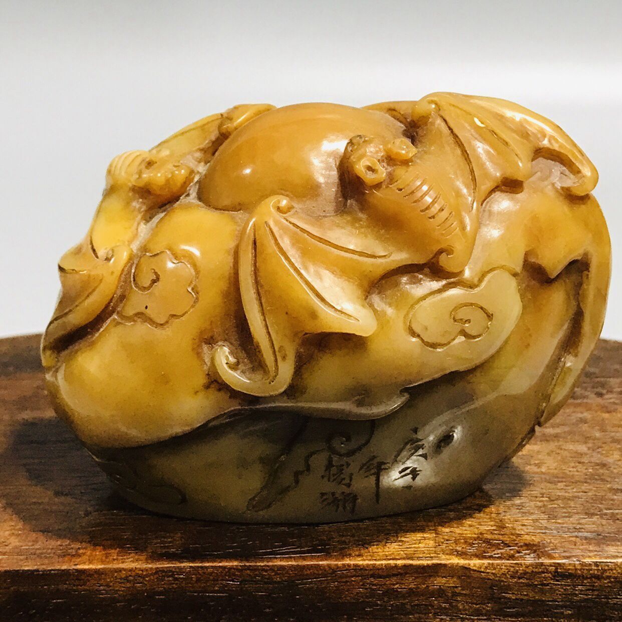 Chinese Shoushan Tianhuang Stone Carving Exquisite Statue Fine Seal Collectible